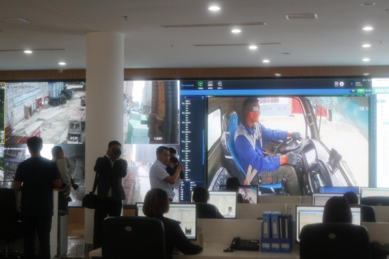 1544599570431907.png blob.png